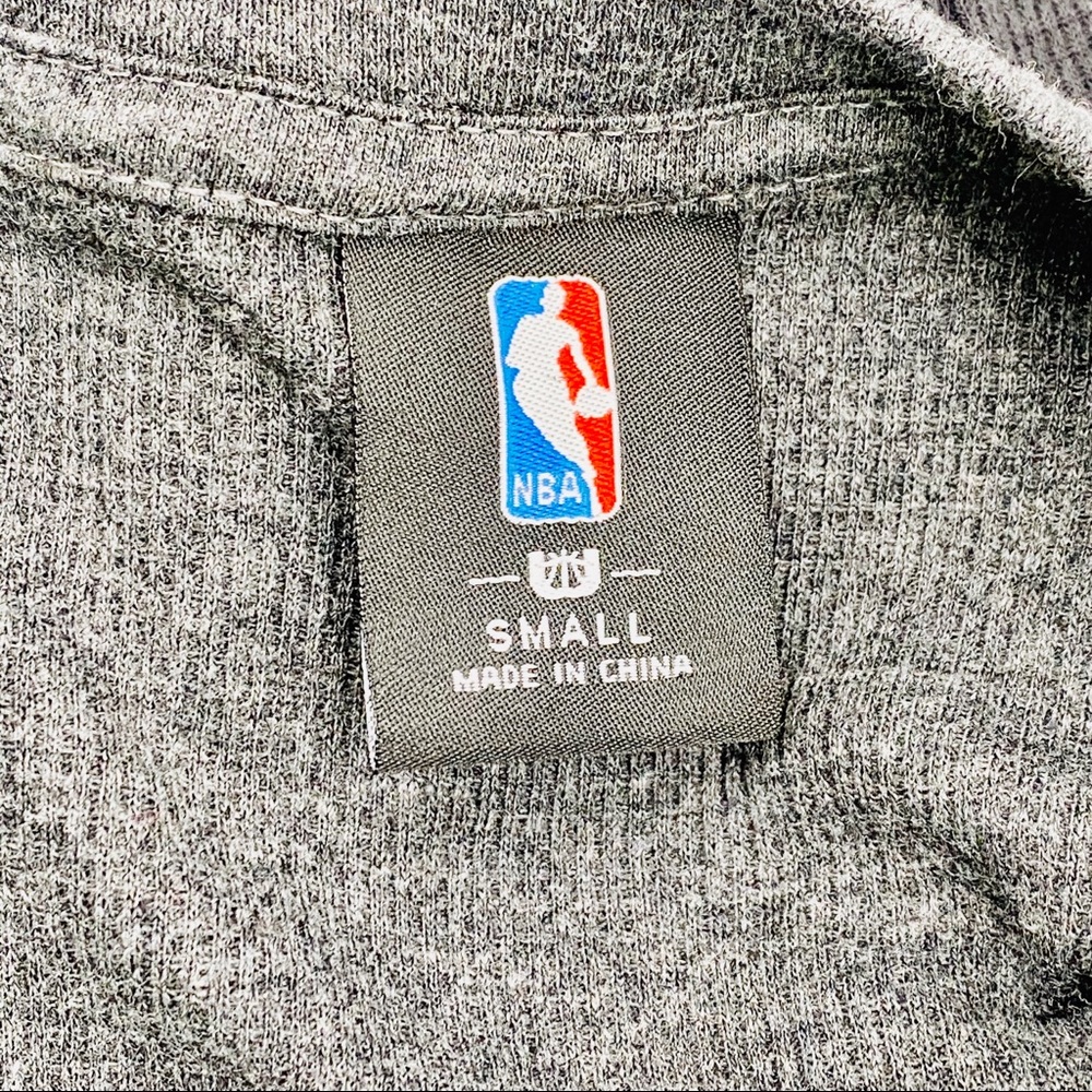 🎉Authentic NBA Chicago Bulls Long Sleeve ShirtA01 - Picture 7 of 7